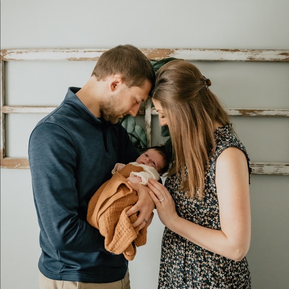 Meet your Posher, Kelli - Picture 2 of 3